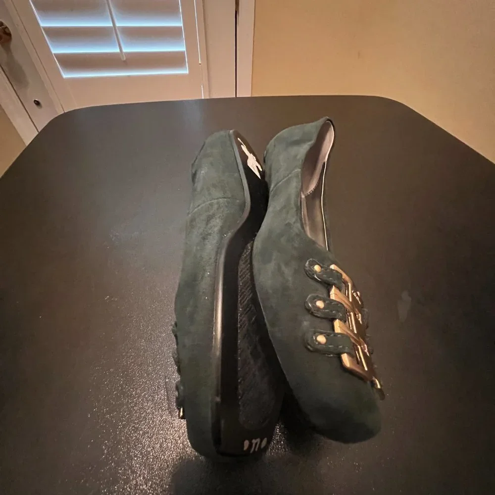 Calvin Klein size 9.5 green suede flats